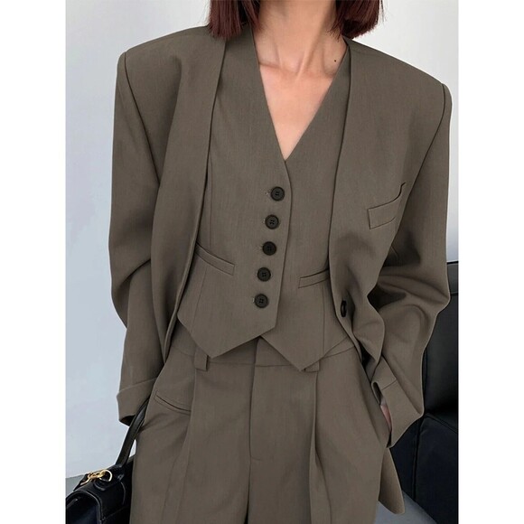 Commense Women's Business Casual Blazer Two Button Long Sleeve Camel XL NWT - Picture 1 of 9